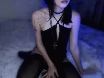 luna dark1