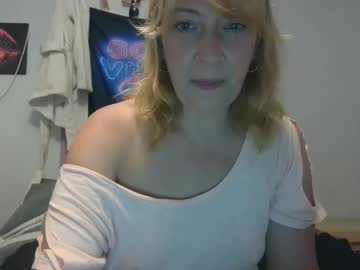 pinkwhitney618